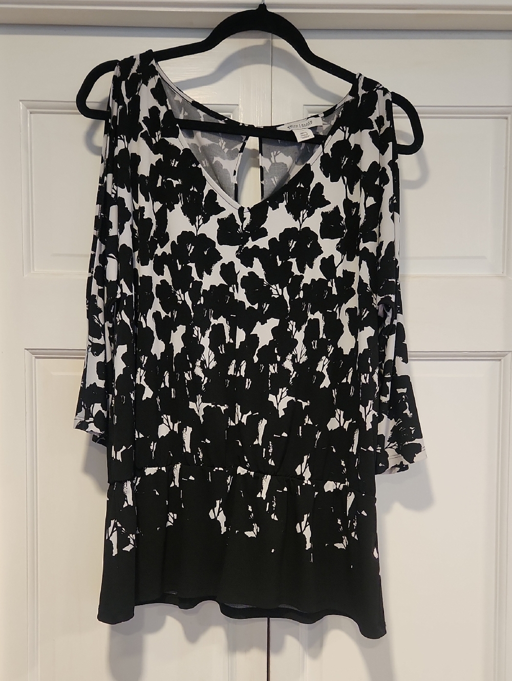 White House Black Market Black & White Floral Cold-Shoulder Top